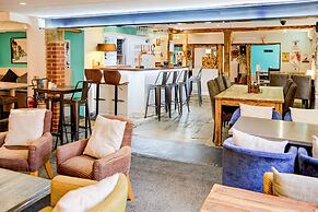 Warwickshire Park Hotel Kenilworth by Belvilla