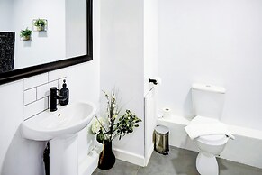 Warwickshire Park Hotel Kenilworth by Belvilla