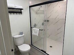Travelodge by Wyndham Amherst
