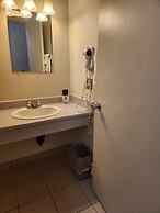 Travelodge by Wyndham Amherst