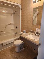 Travelodge by Wyndham Amherst