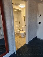 Travelodge by Wyndham Amherst