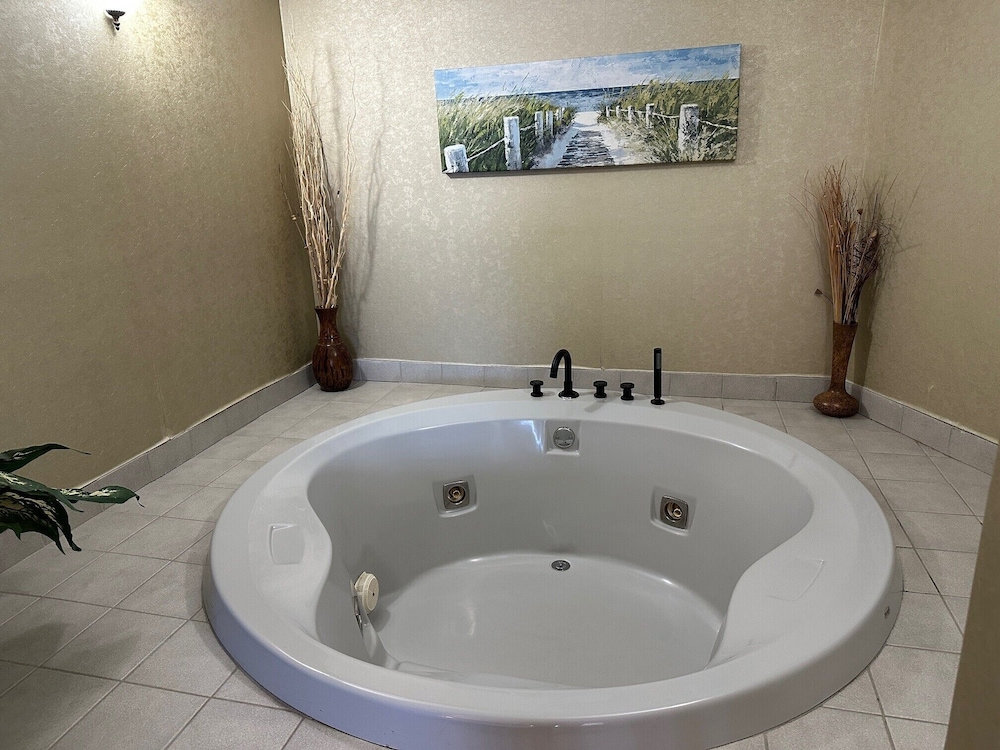 Travelodge by Wyndham Amherst