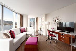 Auberge Vancouver Hotel