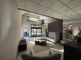 Brentwood Suites, Ascend Hotel Collection