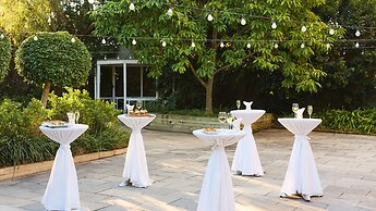 Holiday Inn Warwick Farm by IHG