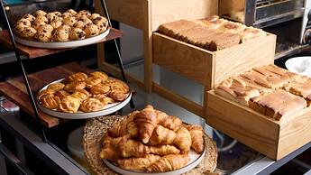 Holiday Inn Warwick Farm by IHG