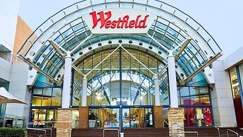 Holiday Inn Warwick Farm by IHG