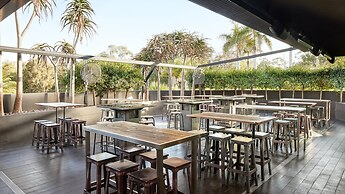 Holiday Inn Warwick Farm by IHG