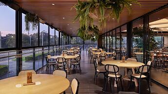 Holiday Inn Warwick Farm by IHG