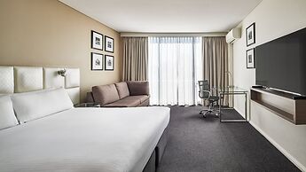 Holiday Inn Warwick Farm by IHG