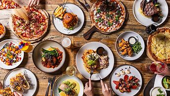 Holiday Inn Warwick Farm by IHG