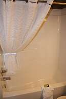 Lakeview Inns & Suites - Edson Airport