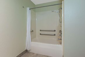 AmericInn by Wyndham Petoskey