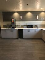 Super 8 by Wyndham Portland Airport