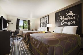 Super 8 by Wyndham Portland Airport