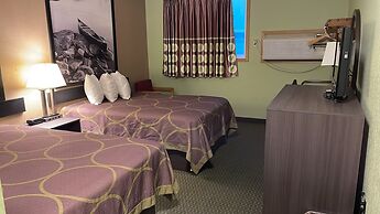 Super 8 by Wyndham Worthington Minnesota