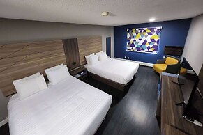 Super 8 by Wyndham Hayward WI
