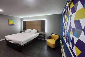 Super 8 by Wyndham Hayward WI