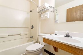 Super 8 by Wyndham Pendleton