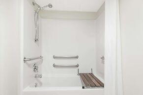Super 8 by Wyndham Smithville/Kansas City