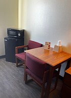 Super 8 by Wyndham Smithville/Kansas City