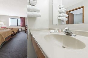 Super 8 by Wyndham Smithville/Kansas City