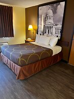 Super 8 by Wyndham Smithville/Kansas City