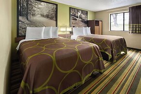 Super 8 by Wyndham St. Clairsville OH/Wheeling WV Area