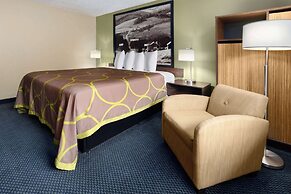 Super 8 by Wyndham St. Clairsville OH/Wheeling WV Area