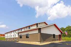 Super 8 by Wyndham St. Clairsville OH/Wheeling WV Area
