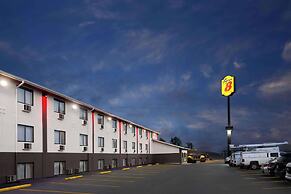 Super 8 by Wyndham St. Clairsville OH/Wheeling WV Area