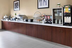 Super 8 by Wyndham St. Clairsville OH/Wheeling WV Area