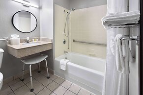 Super 8 by Wyndham St. Clairsville OH/Wheeling WV Area