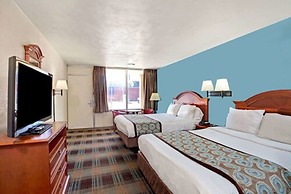 Super 8 by Wyndham Nashville/ Dntn/ Opryland Area