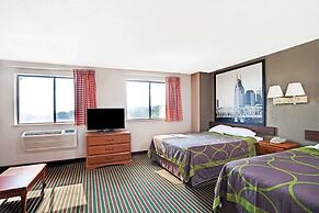 Super 8 by Wyndham Nashville/ Dntn/ Opryland Area