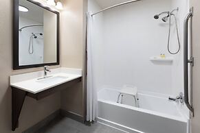 Super 8 by Wyndham Summersville/New River National Park