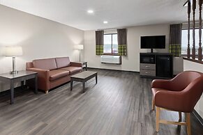 Super 8 by Wyndham Summersville/New River National Park