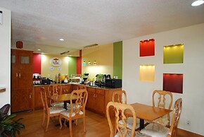 Super 8 by Wyndham Anderson/Clemson Area