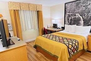 Super 8 by Wyndham Anderson/Clemson Area