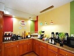 Super 8 by Wyndham Anderson/Clemson Area