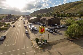 Super 8 by Wyndham Gardiner/Yellowstone Park Area