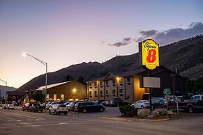 Super 8 by Wyndham Gardiner/Yellowstone Park Area