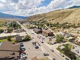 Super 8 by Wyndham Gardiner/Yellowstone Park Area