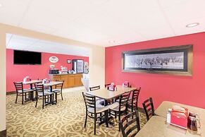 Super 8 by Wyndham Kearney