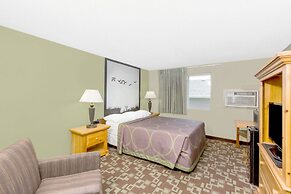 Super 8 by Wyndham Kearney