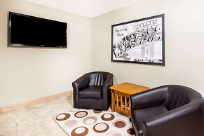 Super 8 by Wyndham Kearney