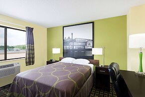 Super 8 by Wyndham Marietta