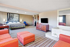 Super 8 by Wyndham Roseville/Detroit Area