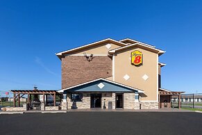 Super 8 by Wyndham Roseville/Detroit Area